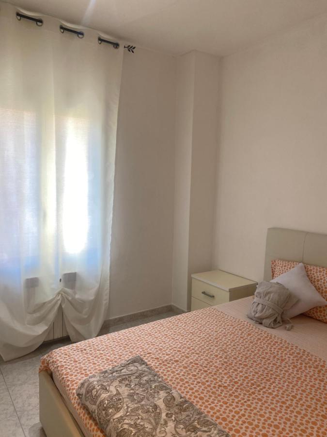 La Casa Del Giglio Hotel Albenga Exterior photo